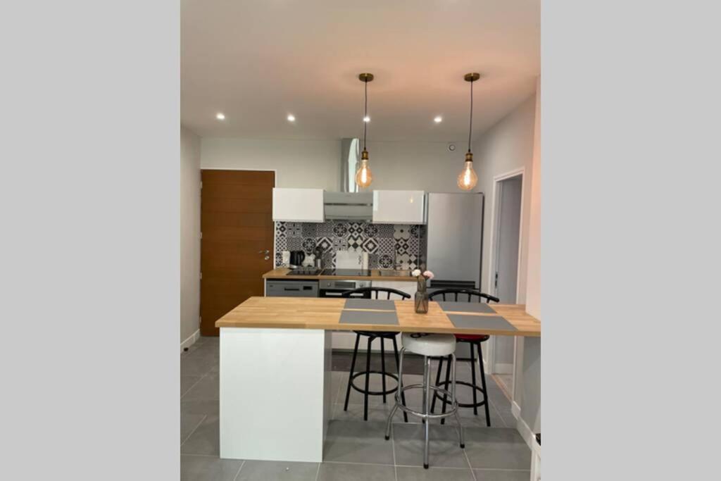 Appartement Tres Spacieux & Coupery Guillaumes Exterior photo